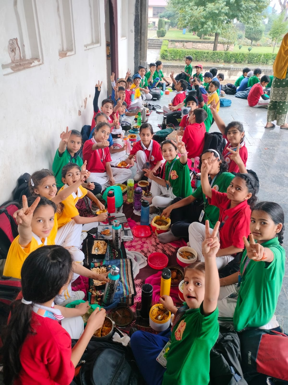About Srinagar International School